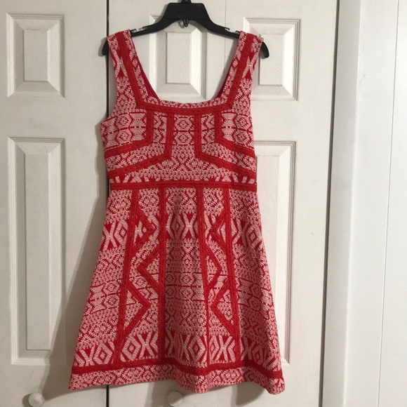Anthropologie Mauve Emma Red And White Geometric Print Mini - Picture 7 of 9
